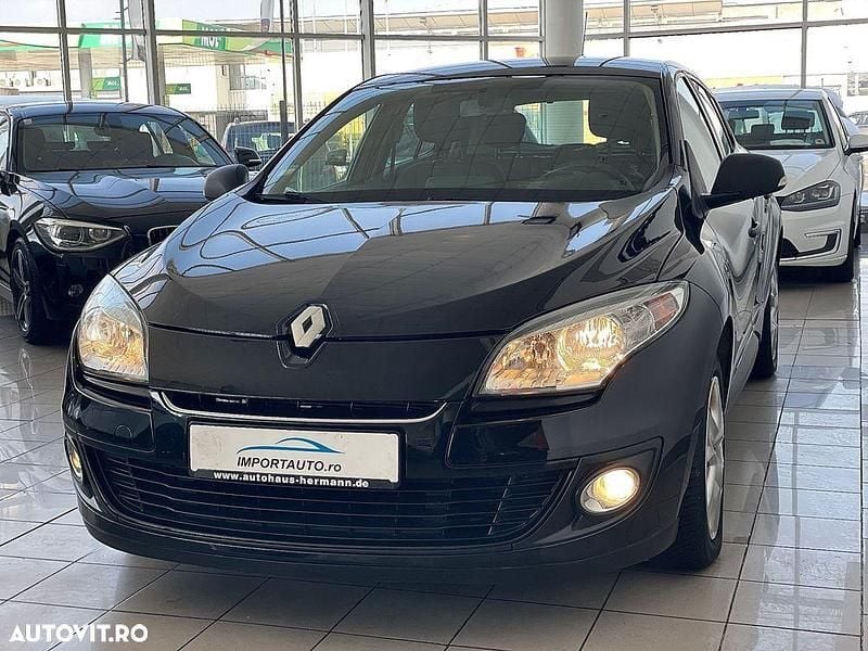 Second-hand Renault Mégane III 100 CP (73 kW) 2012 Culoarenegru Hatchback