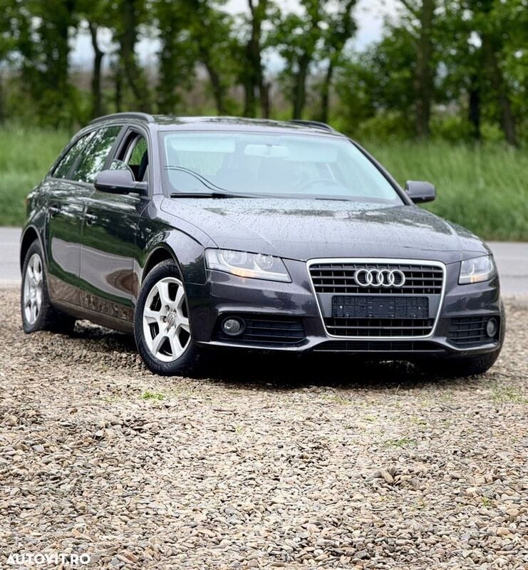 Negru Utilizat 2011 Audi A4 Attraction Break | 5.750 EUR (Super Preț) - Imagine 1/4