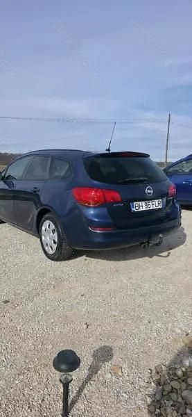 Second-hand Opel Astra 95 CP (69 kW) 2011 Albastru Break
