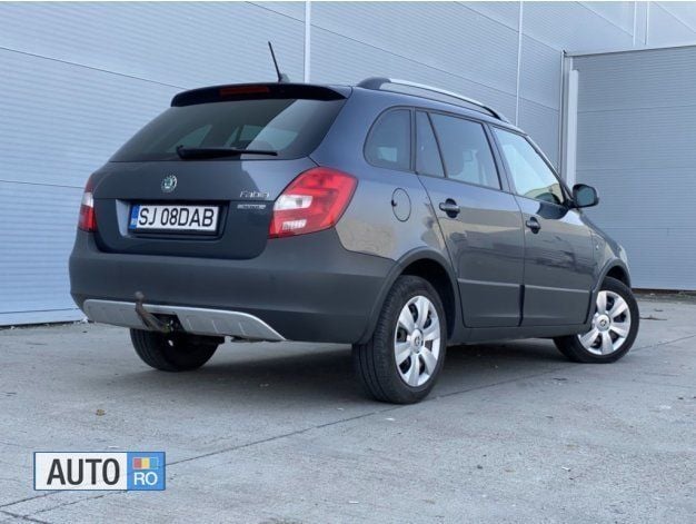 Second-hand Skoda Fabia 105 CP (77 kW) 2011 Gri Hatchback