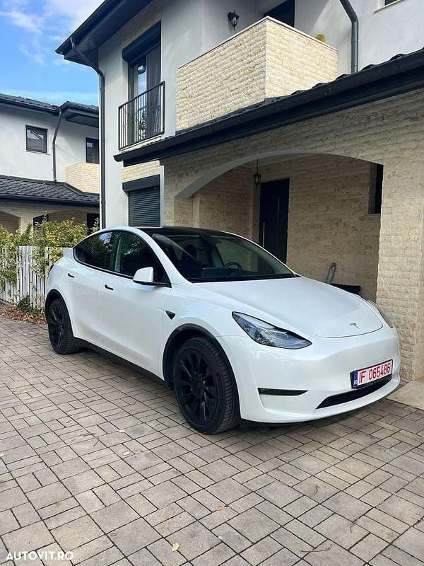 Culoarealb Utilizat 2022 Tesla Model Y SUV | 36.500 EUR (Preț OK) - Imagine 1/4