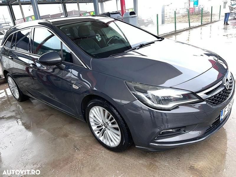 Second-hand Opel Astra Edition 136 CP (100 kW) 2016 Culoaregri Berlinǎ