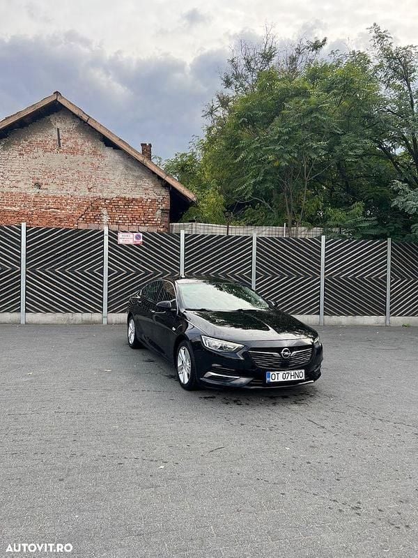 Culoarenegru Utilizat 2018 Opel Insignia Innovation Berlinǎ | 9.000 EUR (Preț bun) - Imagine 1/4