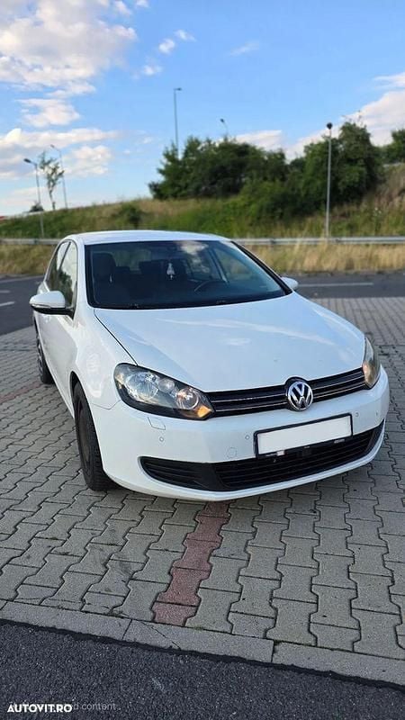 Culoarealb Utilizat 2010 VW Golf VI Hatchback | 4.500 EUR (Preț bun) - Imagine 1/4