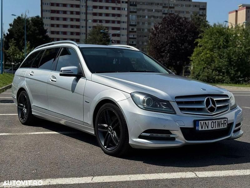 Culoareargint Utilizat 2012 Mercedes C250 Break | 8.100 EUR (Scump) - Imagine 1/4