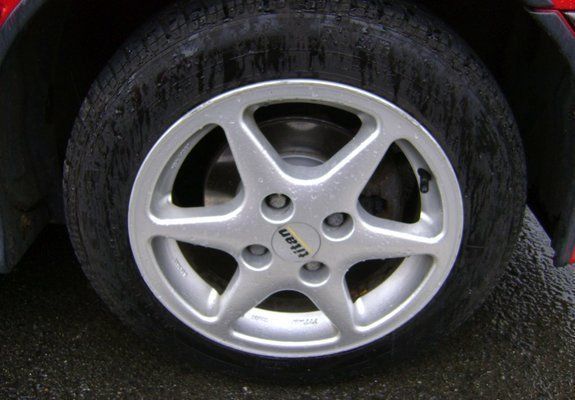 Second-hand Daihatsu Sirion 102 CP (75 kW) 2001 Roşu Hatchback