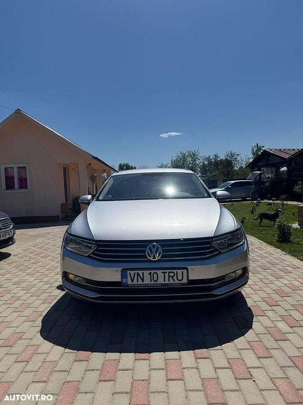 Culoareargint Utilizat 2017 VW Passat Comfortline Break | 12.000 EUR (Preț bun) - Imagine 1/4
