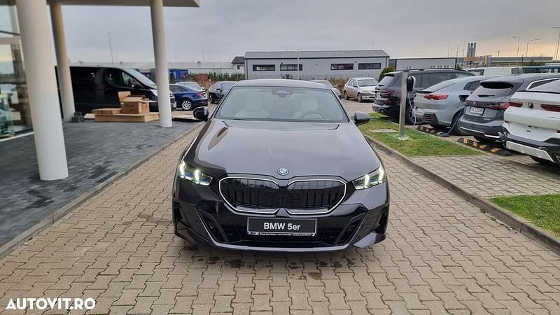 Nouă BMW 530e Shadowline 299 CP (219 kW) 2025 Culoaregri Berlinǎ