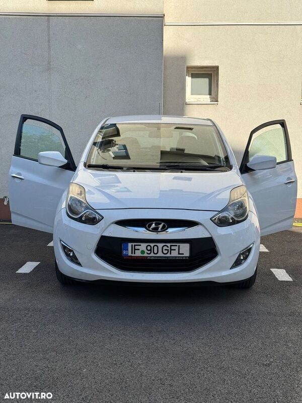 Alb Utilizat 2011 Hyundai ix20 Monovolum | 5.500 EUR - Imagine 1/4