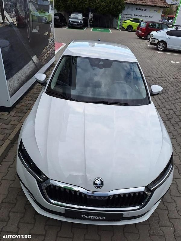 Second-hand Skoda Octavia Style 149 CP (109 kW) 2021 Culoarealb Hatchback