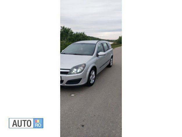 Argintiu Utilizat 2005 Opel Astra Break | 1.950 EUR (Preț OK) - Imagine 1/4