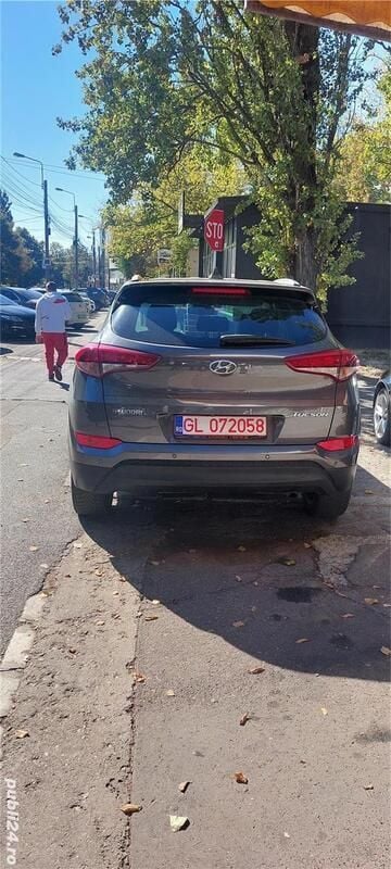 Gri Utilizat 2016 Hyundai Tucson SUV | 14.850 EUR (Preț bun) - Imagine 1/4