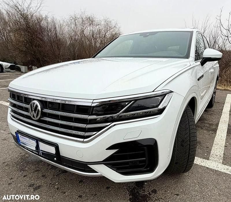 Second-hand VW Touareg R-line 286 CP (210 kW) 2018 Culoarealb SUV