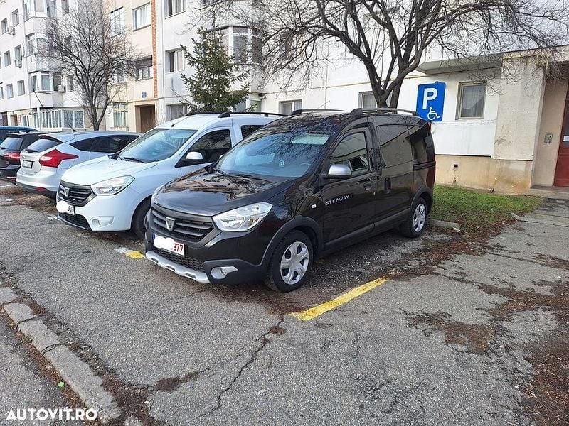 Second-hand Dacia Dokker Stepway 90 CP (66 kW) 2016 Culoarenegru Monovolum