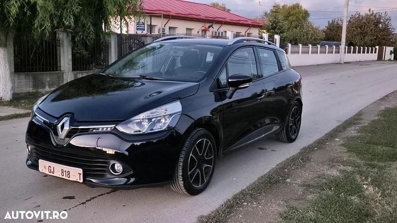Culoarenegru Utilizat 2015 Renault Clio GrandTour Dynamique Break | 4.499 EUR (Preț bun) - Imagine 1/4