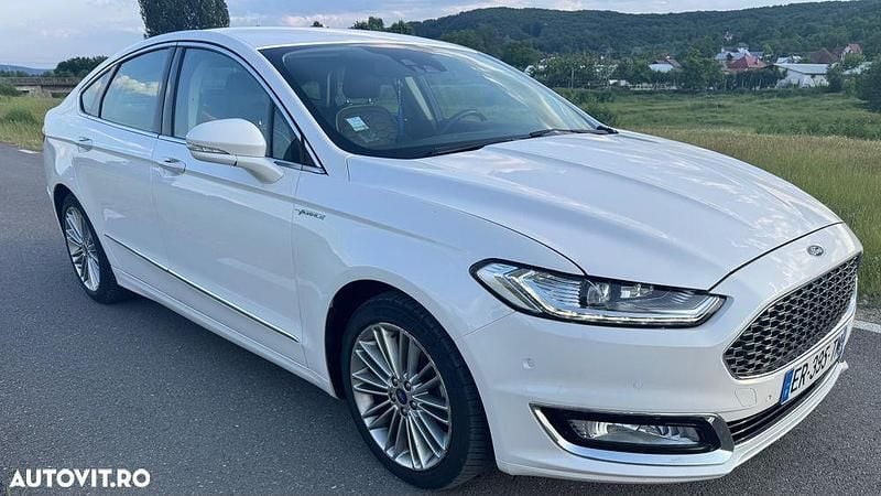 Culoarealb Utilizat 2018 Ford Mondeo Vignale Berlinǎ | 12.999 EUR (Preț bun) - Imagine 1/4