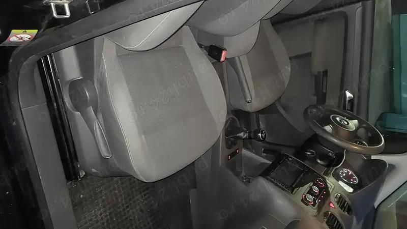 Second-hand VW Caddy Maxi 105 CP (77 kW) 2012 Monovolum