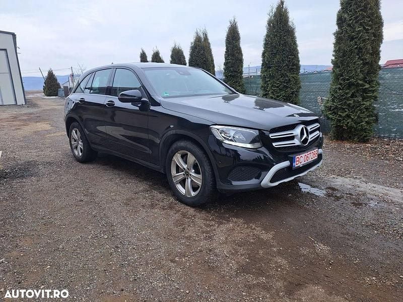 Second-hand Mercedes GLC220 AMG line 170 CP (125 kW) 2018 Culoarenegru SUV