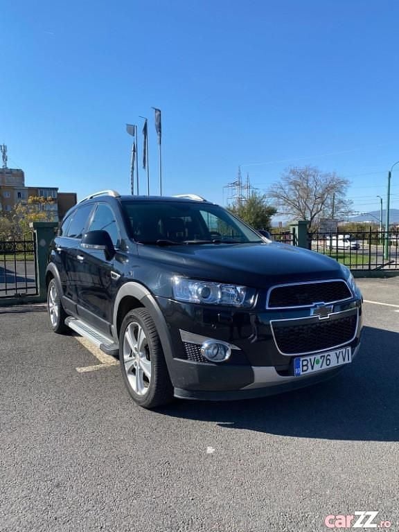 Negru Utilizat 2012 Chevrolet Captiva SUV | 5.000 EUR - Imagine 1/4