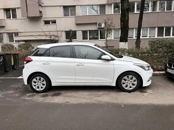 Alb Second-hand 2016 Hyundai i20 Hatchback | 3.500 EUR (Super Preț) - Imagine 1/4
