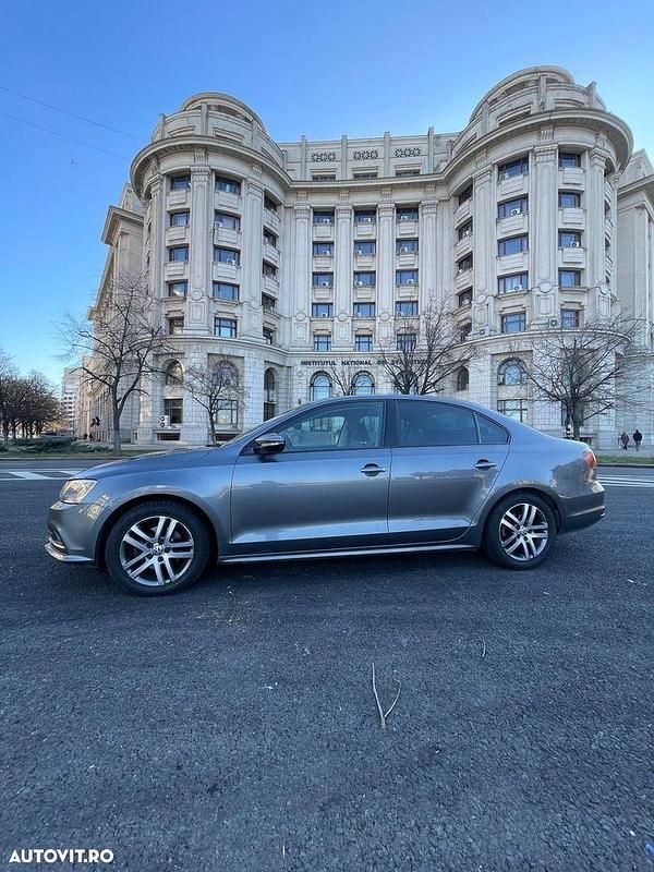 Culoaregri Utilizat 2017 VW Jetta Comfortline Berlinǎ | 9.750 EUR (Preț OK) - Imagine 1/4