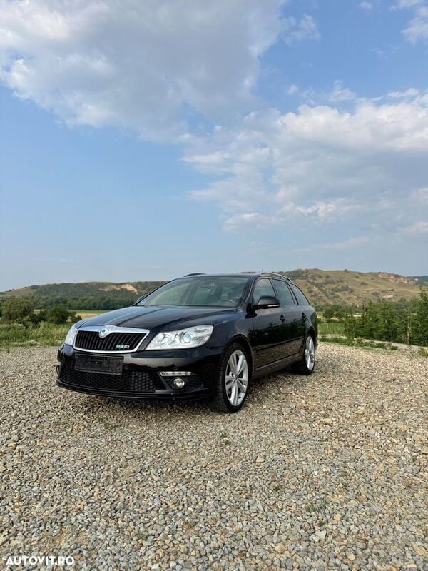 Negru Utilizat 2011 Skoda Octavia RS Break | 6.700 EUR (Preț OK) - Imagine 1/4