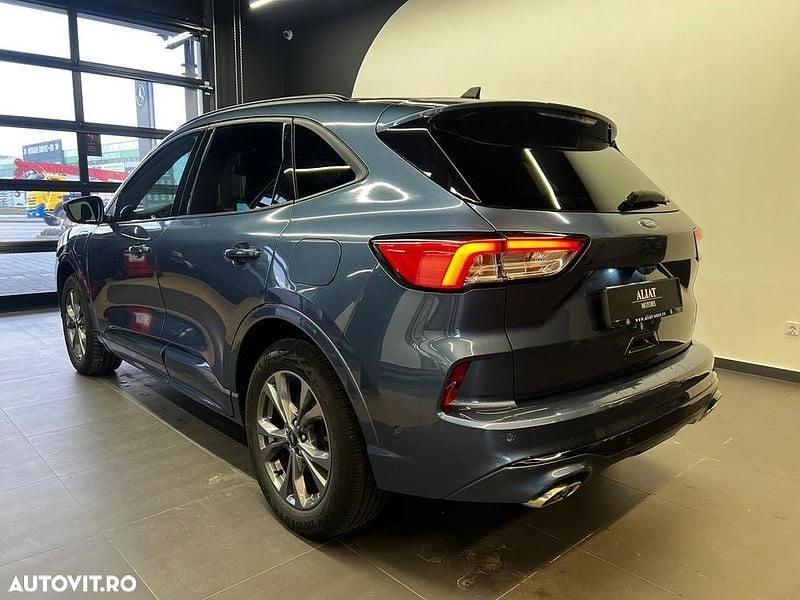 Second-hand Ford Kuga ST-Line 225 CP (165 kW) 2021 Culoarealbastru SUV