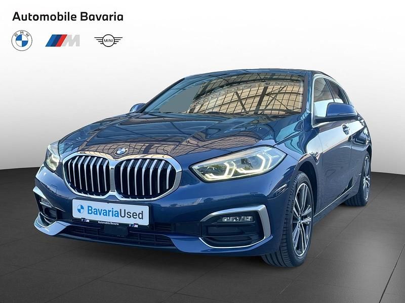 Albastru phytonic Utilizat 2022 BMW 118 Comfort Edition Hatchback | 19.180 EUR (Preț bun) - Imagine 1/4