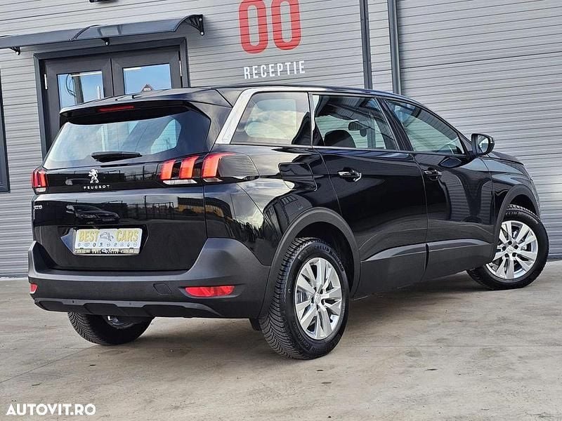 Second-hand Peugeot 5008 Allure 130 CP (95 kW) 2023 Culoarenegru SUV