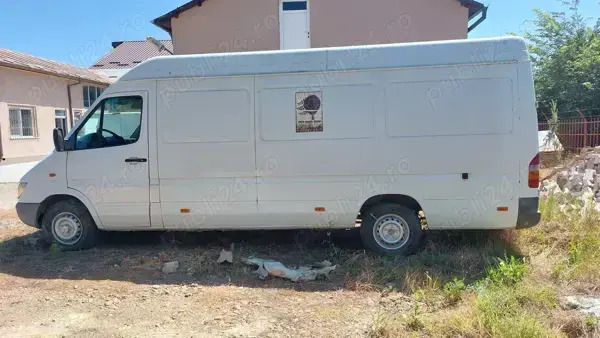 Alb Utilizat 2000 Mercedes 316 Van | 3.850 EUR - Imagine 1/2