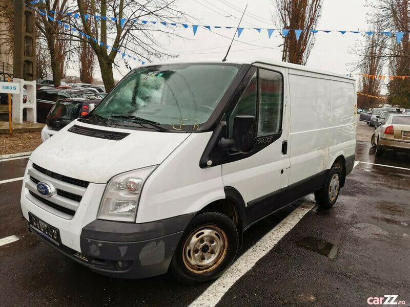 Alb Utilizat 2011 Ford Transit Monovolum | 4.499 EUR (Super Preț) - Imagine 1/4