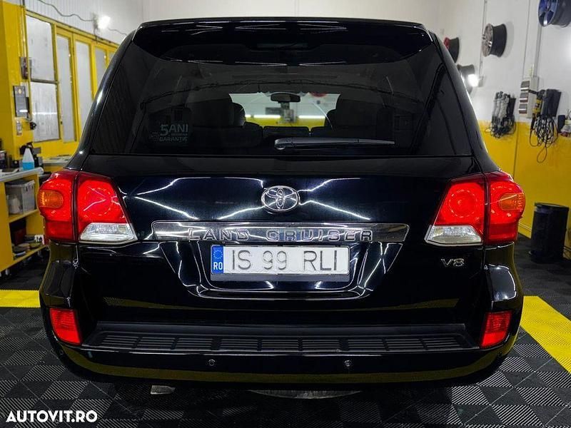 Second-hand Toyota Land Cruiser Luxury 272 CP (200 kW) 2013 Culoarenegru SUV