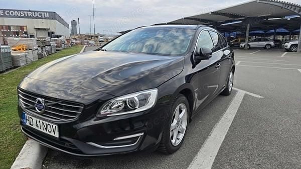 Negru Second-hand 2017 Volvo V60 Break | 14.000 EUR (Super Preț) - Imagine 1/4