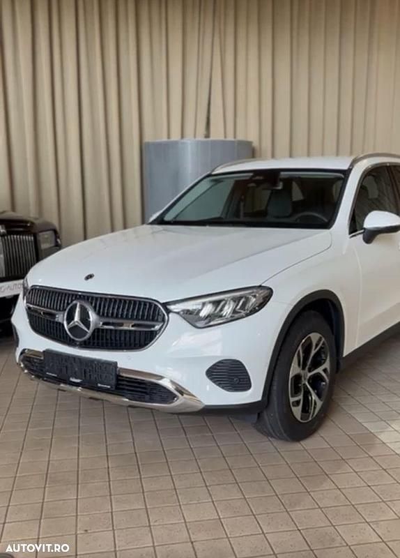 Culoarealb Utilizat 2023 Mercedes GLC200 SUV | 43.500 EUR - Imagine 1/4