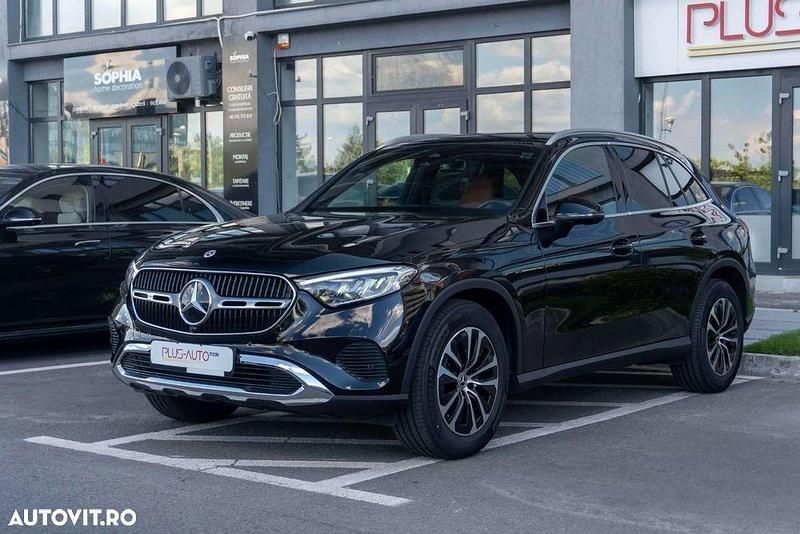 Negru Utilizat 2024 Mercedes GLC200 SUV | 51.990 EUR (Super Preț) - Imagine 1/4