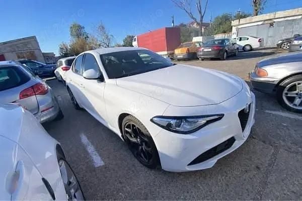 Second-hand Alfa Romeo Giulia 280 CP (205 kW) 2022 Alb Berlinǎ