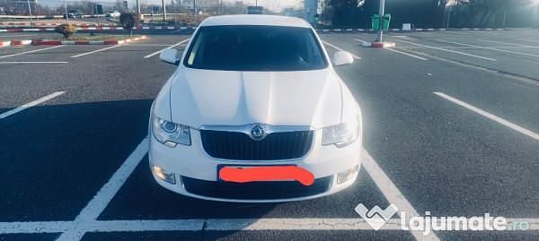 Alb Utilizat 2011 Skoda Superb Berlinǎ | 7.000 EUR (Puțin scump) - Imagine 1/4