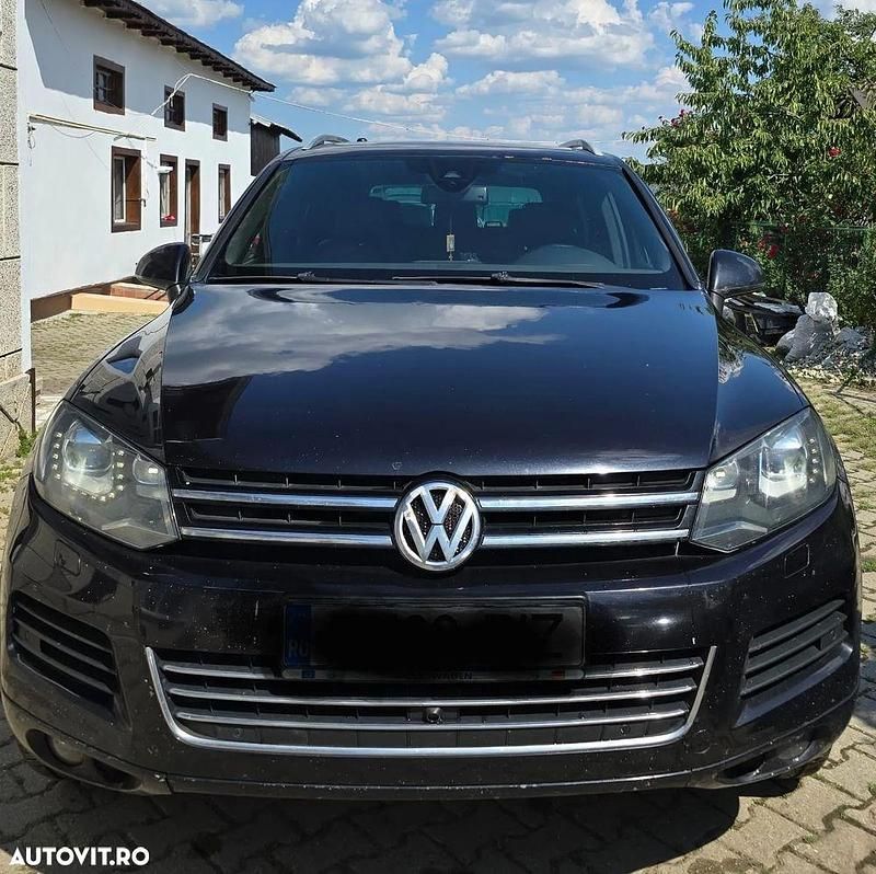 Culoarenegru Utilizat 2011 VW Touareg SUV | 10.400 EUR (Puțin scump) - Imagine 1/4