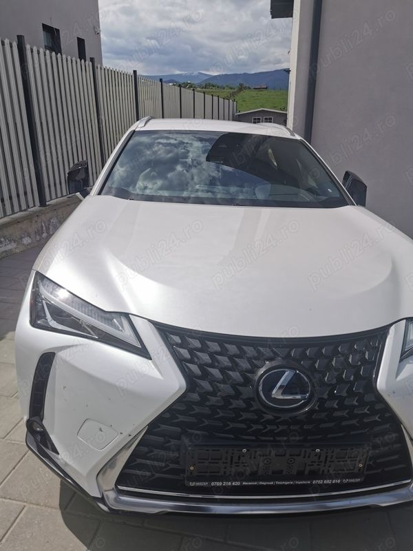 Utilizat 2020 Lexus UX 250h SUV | 23.990 EUR (Puțin scump) - Imagine 1/4
