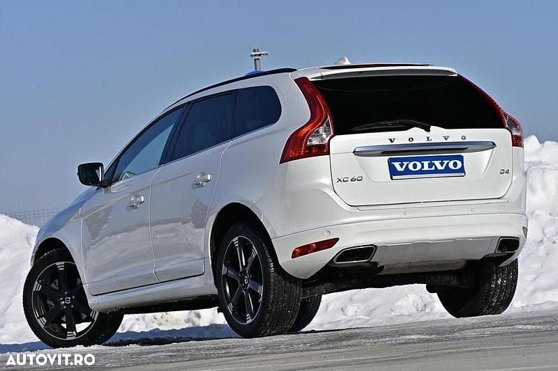 Second-hand Volvo XC60 Summum 181 CP (133 kW) 2015 Culoarealb SUV