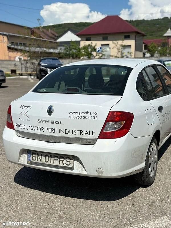 Second-hand Renault Symbol II 98 CP (72 kW) 2010 Culoarealb Berlinǎ
