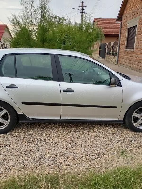 Gri Utilizat 2008 VW Golf V Berlinǎ | 2.500 EUR (Preț bun) - Imagine 1/4
