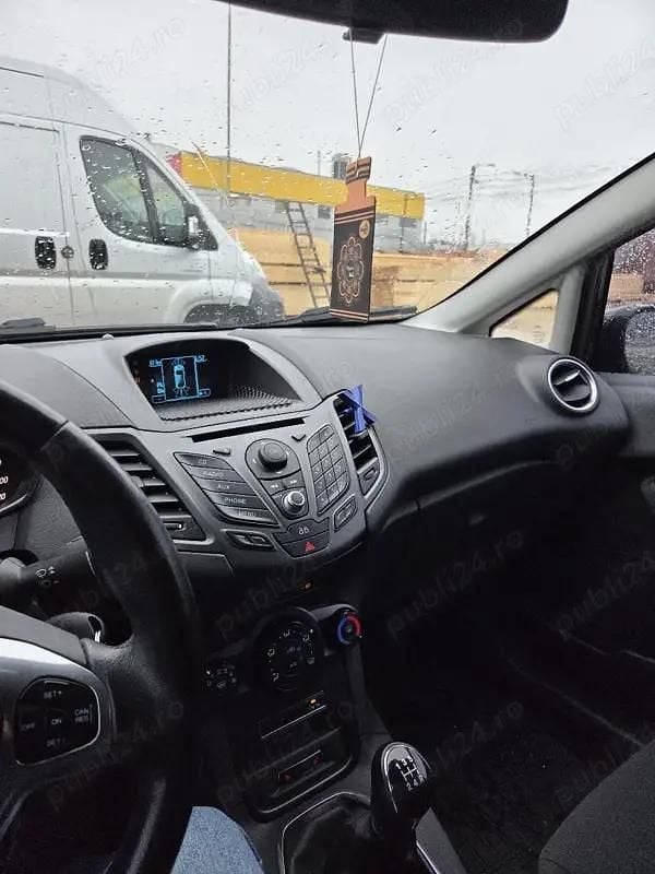 Second-hand Ford Fiesta 90 CP (66 kW) 2013 Negru Hatchback