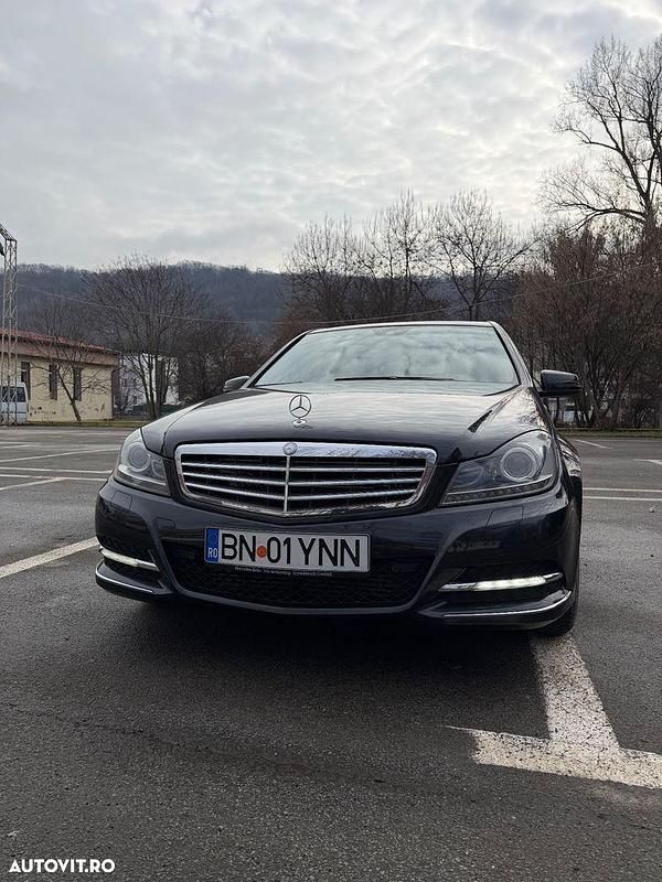 Second-hand Mercedes C250 204 CP (150 kW) 2011 Culoaregri Berlinǎ