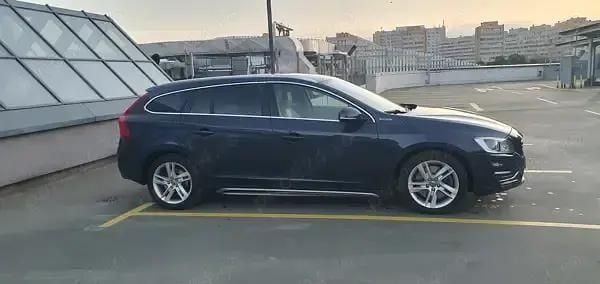 Second-hand Volvo V60 288 CP (211 kW) 2014 Albastru Break