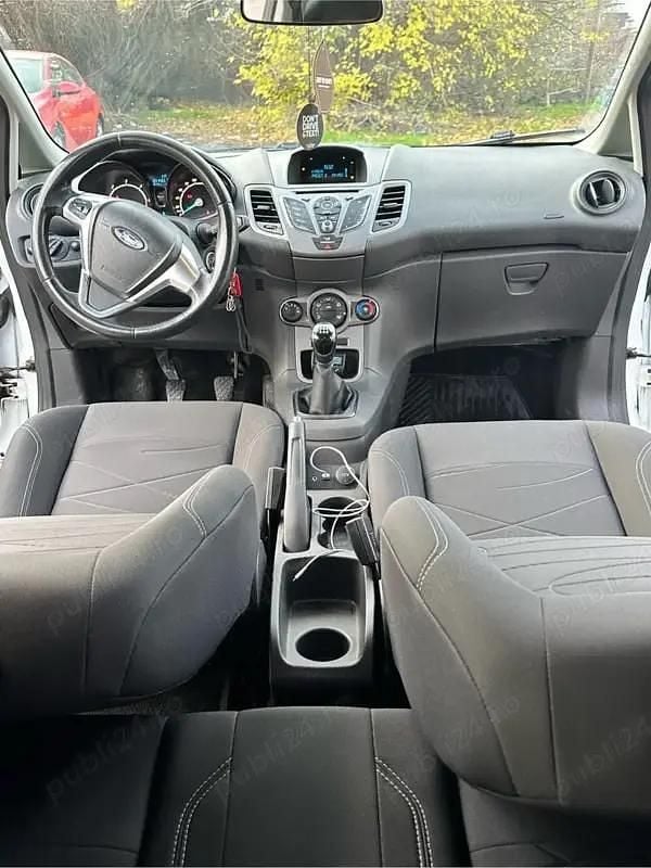 Second-hand Ford Fiesta 95 CP (69 kW) 2016 Alb Coupe