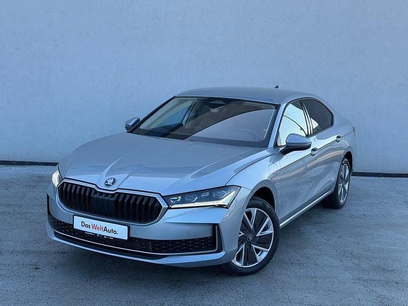 Argintiu metalic Nouă 2025 Skoda Superb Selection | 39.900 EUR - Imagine 1/4