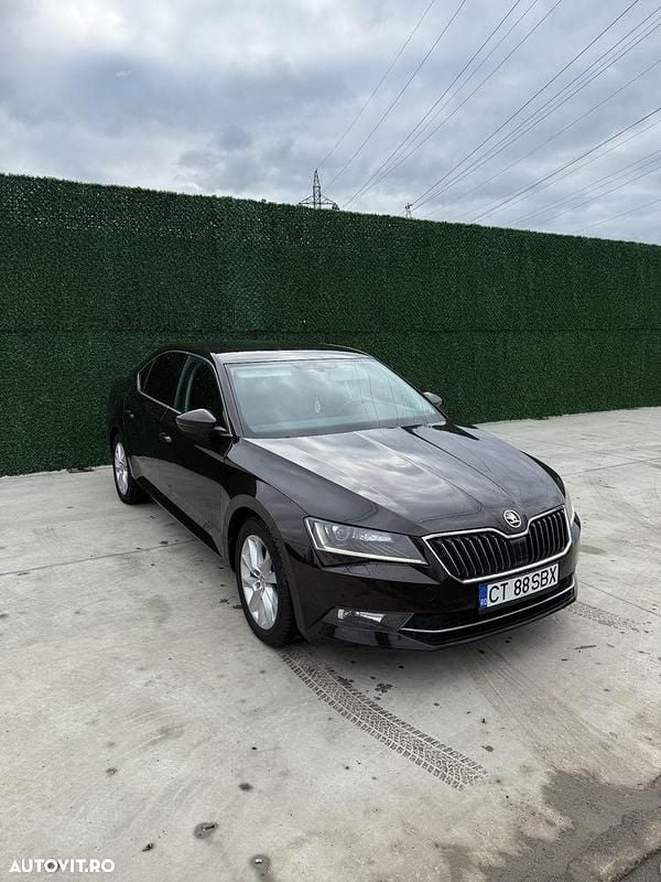 Second-hand Skoda Superb Ambition 150 CP (110 kW) 2018 Culoaremaro Berlinǎ