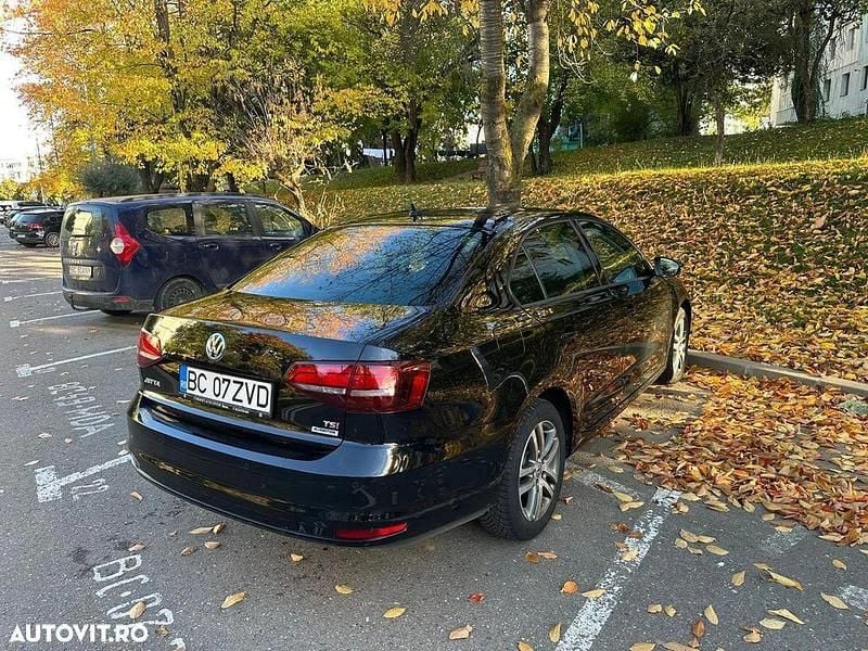 Culoarenegru Utilizat 2017 VW Jetta Berlinǎ | 8.500 EUR (Preț OK) - Imagine 1/4