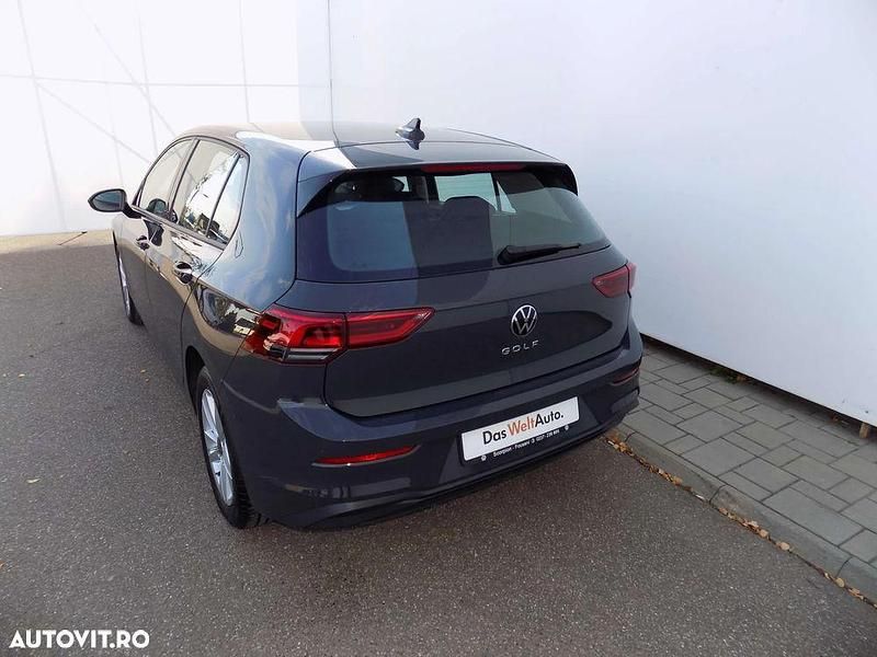 Second-hand VW Golf VIII Life 116 CP (85 kW) 2023 Culoaregri Hatchback